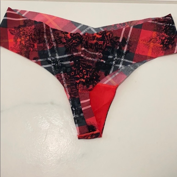 NWOT 2 Panties Victoria’s Secret Seamless Thong (2) - Picture 2 of 4